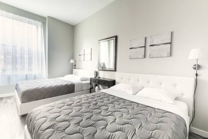 FREE PARKING Large 2BR2BA by Millenium Park gallery image 4