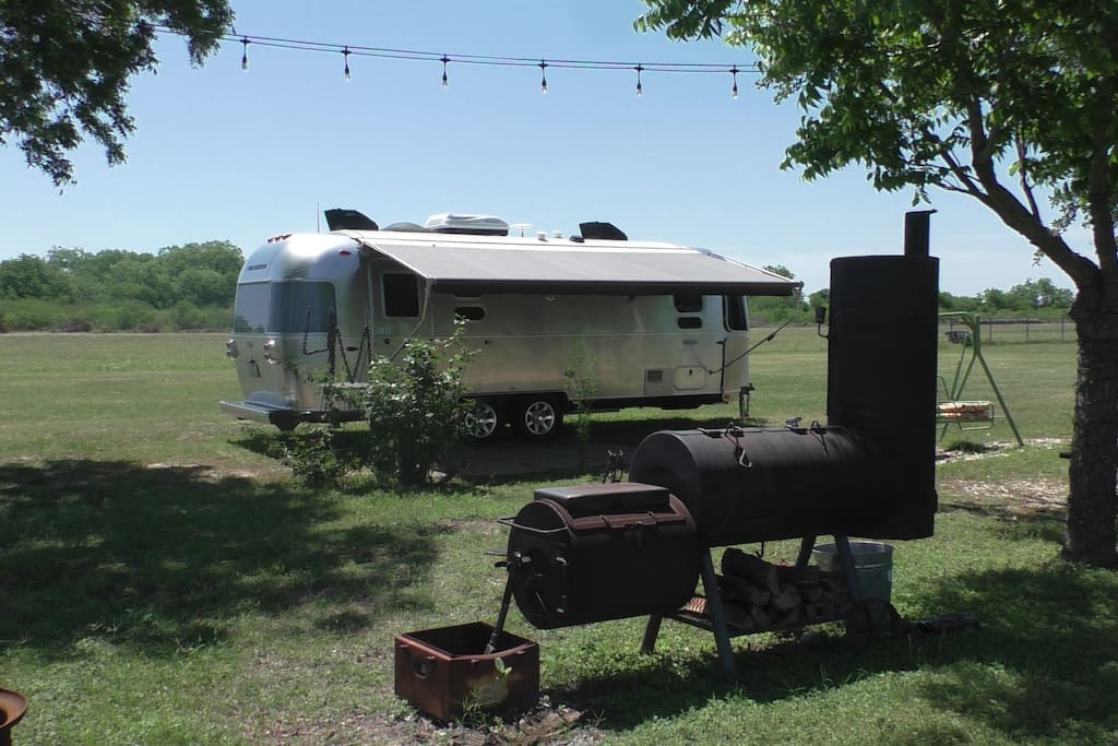 BBQ pit & smoker available