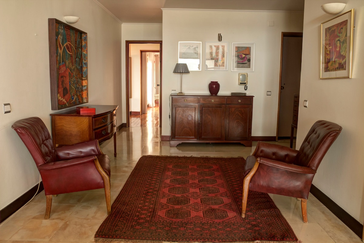 Top Airbnb: 360° Sea & City views, in the heart of Funchal em Funchal (Sé)