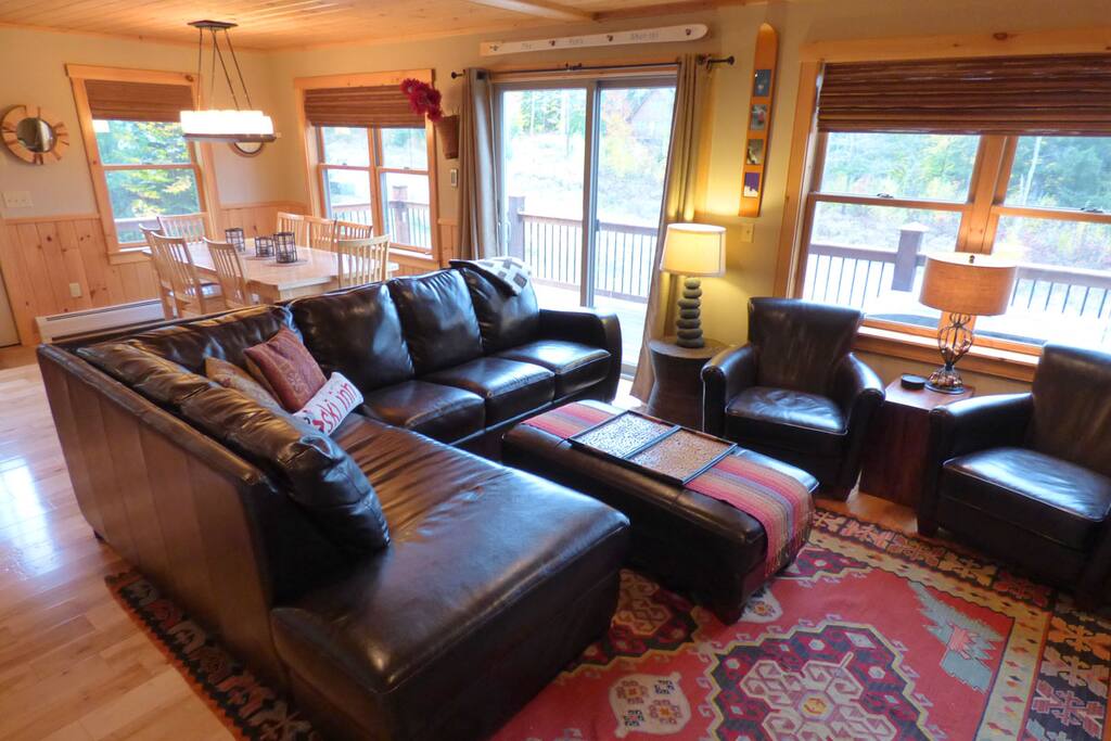Open Concept Livng, Dining and Kitchen Areas