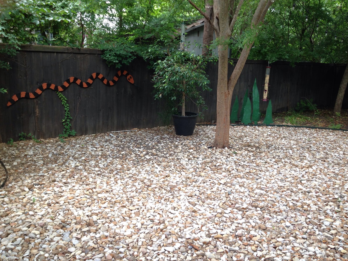 Quiet Cul-de-Sac in Cherrywood
