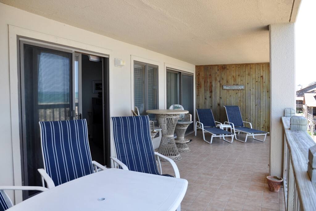 H202N: Mermaids Cove | Terrace