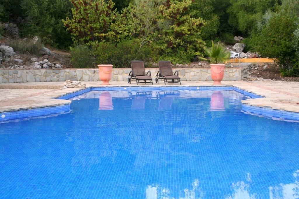 Piscina panorámica con distintos niveles de profundidad