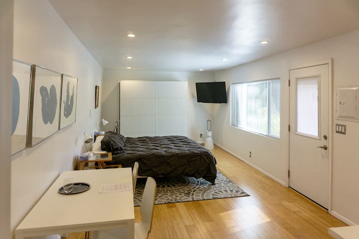 Quiet Professional And Convenient West Oakland - Oakland, CA