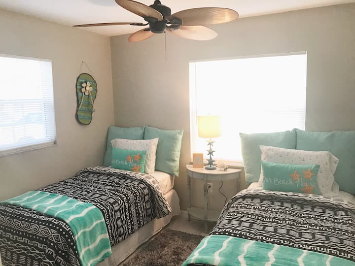 ห้องนอนที่ 3 มีเตียงแฝด 2 หลัง