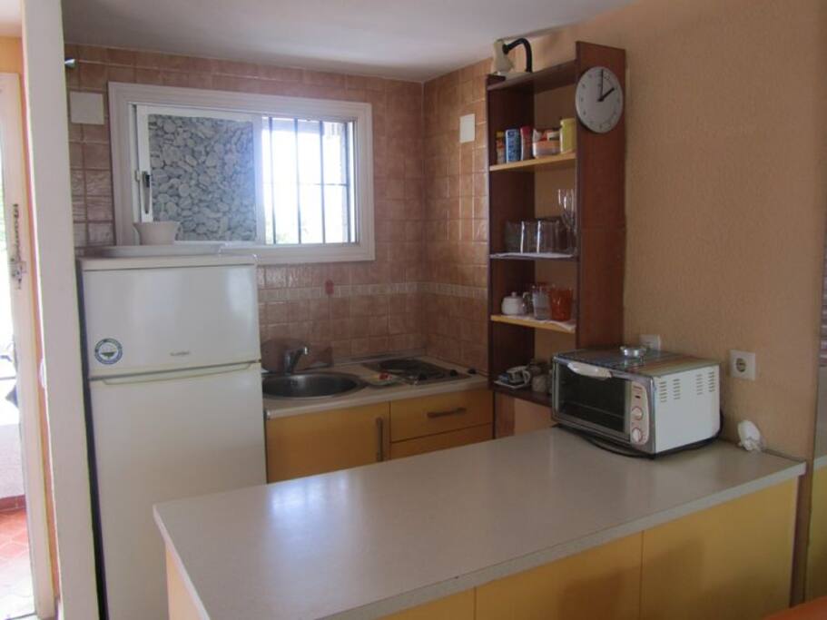 Cocina con electrodomésticos