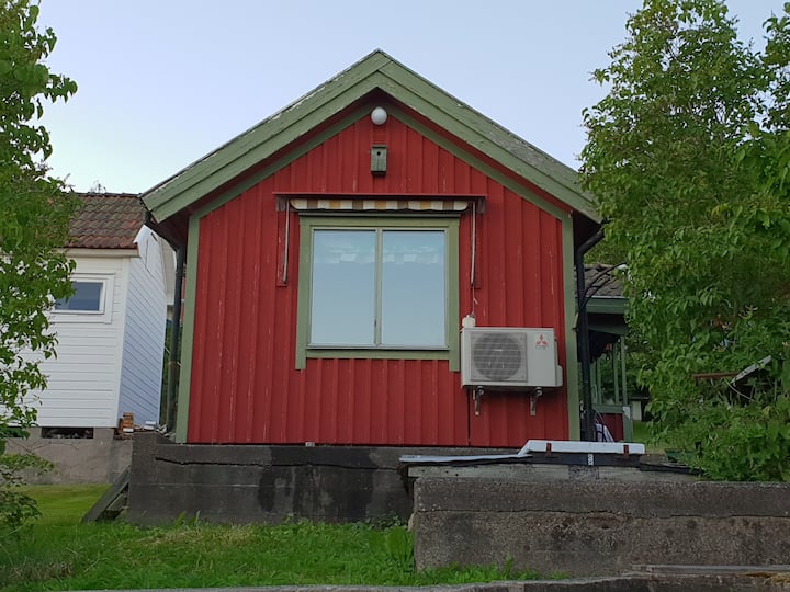 Havsnara Lage Med Lugn Ro Enkel Standard Cabins For Rent In Uddevalla V Vastra Gotalands Lan Sweden