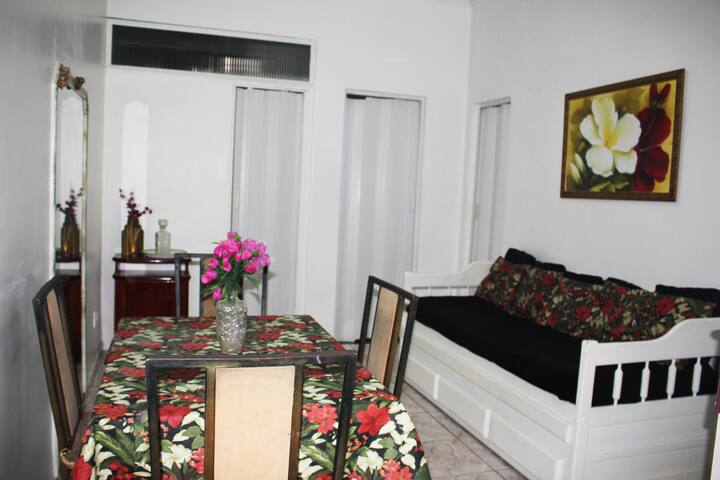 Bueno y Barato na Praia de Copacabana. gallery image 2