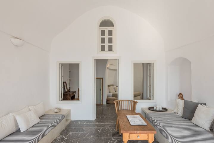 Parathira Cave Houses by Cycladica gallery image 4