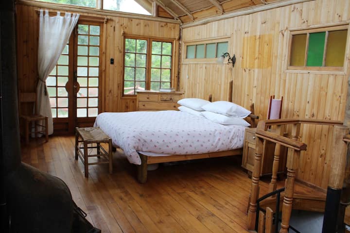 Glavna spavaća soba u potkrovlju na 2. katu