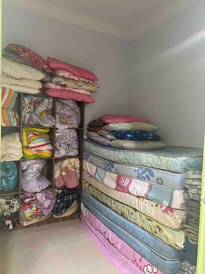 Cama supletoria en el almacén 