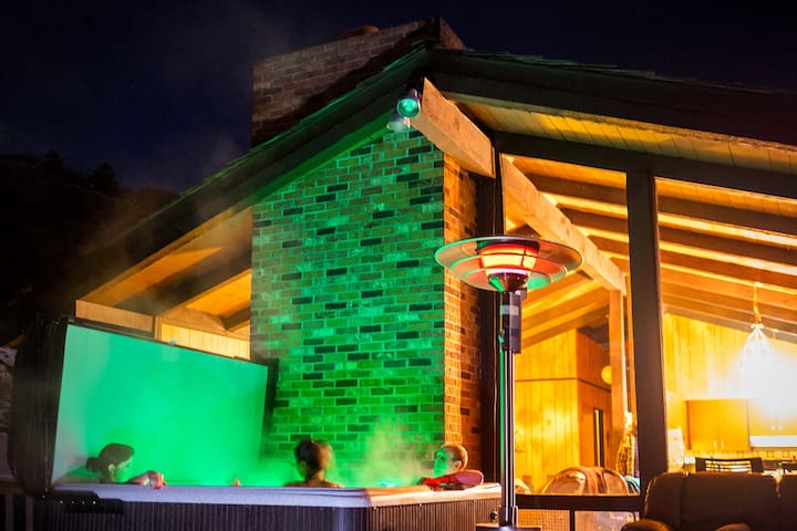 Ski Country Chalet - Room 3