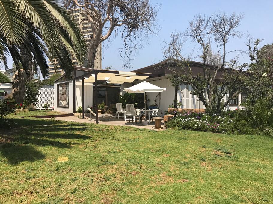 Jardin al frente de la playa
