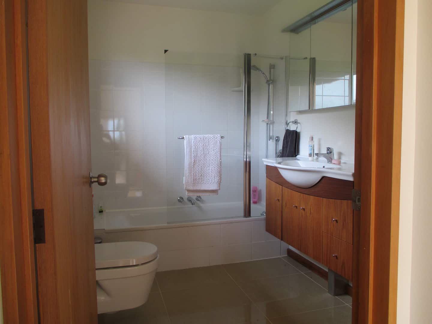Bush House, Cobden 4