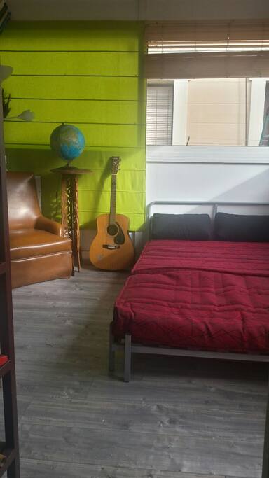 Sunny bedroom, private terracw