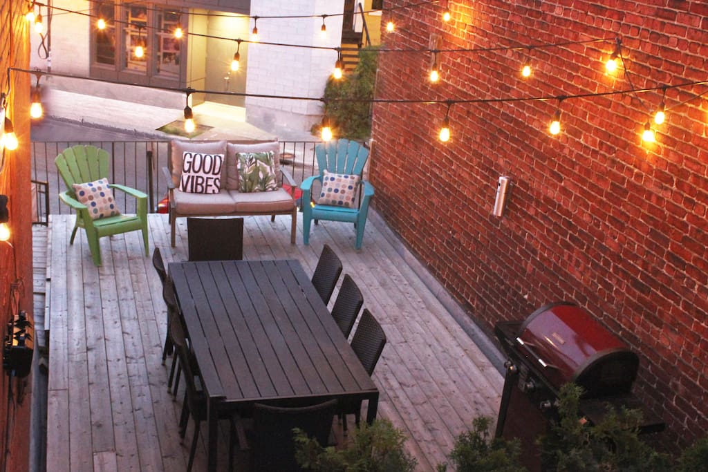Patio by dawn, BBQ with gas provided