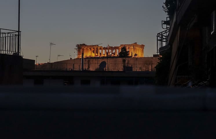 Loft with Acropolis view in the heart of Athens