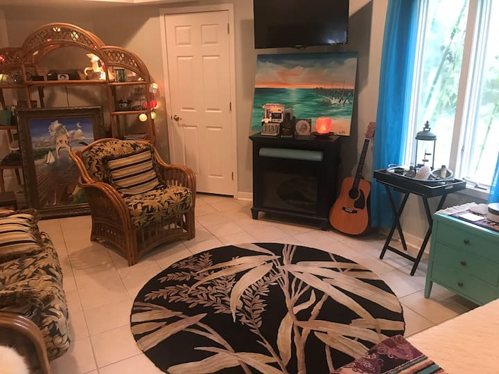 Home With Salt Water Pool And Bamboo Garden View - Carolina Beach, NC