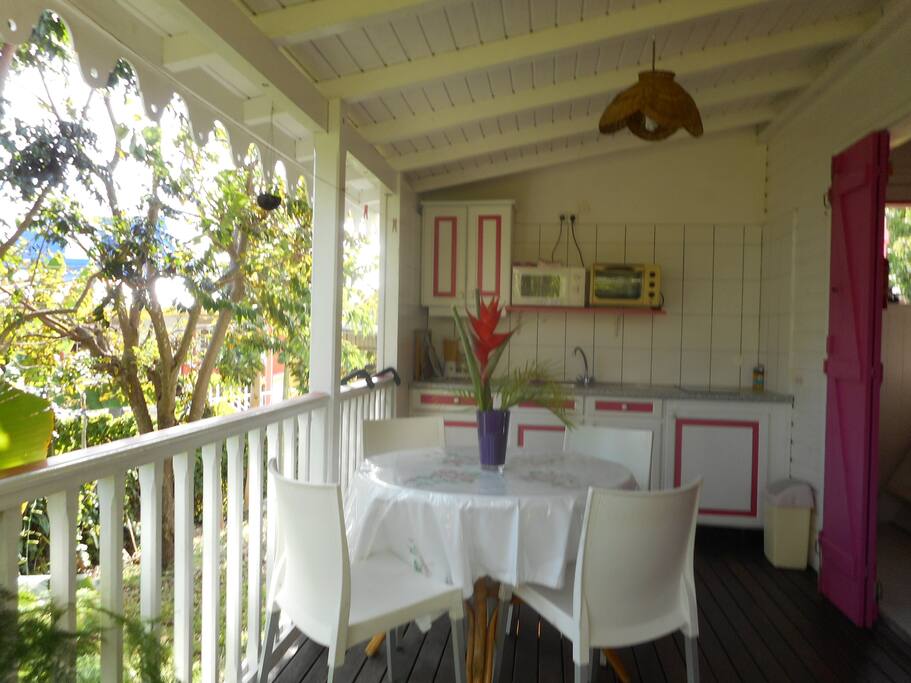 Bungalow Alamanda-Terrasse Cuisine