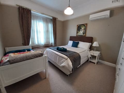 Cooee on Ordnance
3 bedroom federation home