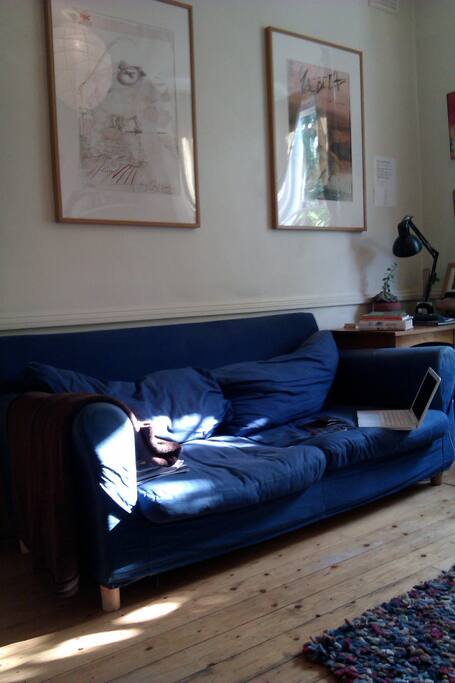 Lounge - with comfortable sofa bed, writing desk, daybed, TV, Wifi, DVD and a Playstation2...retro!
