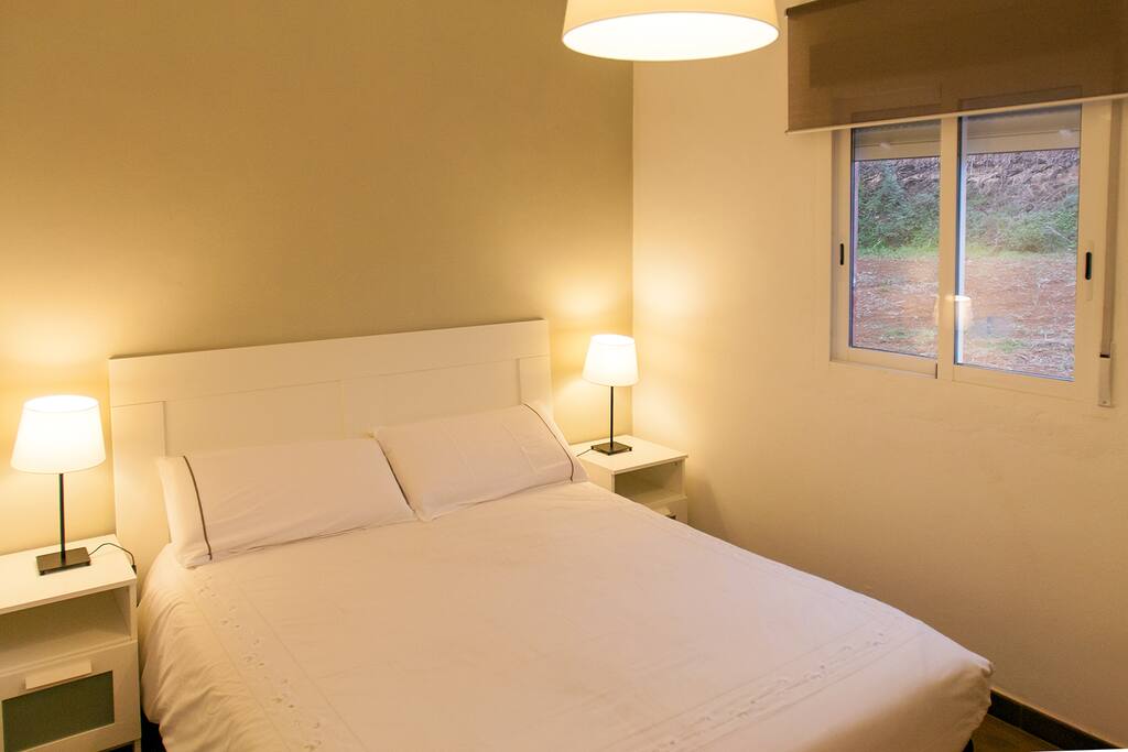 Habitación 1: Elegante, cómoda y con luz natural