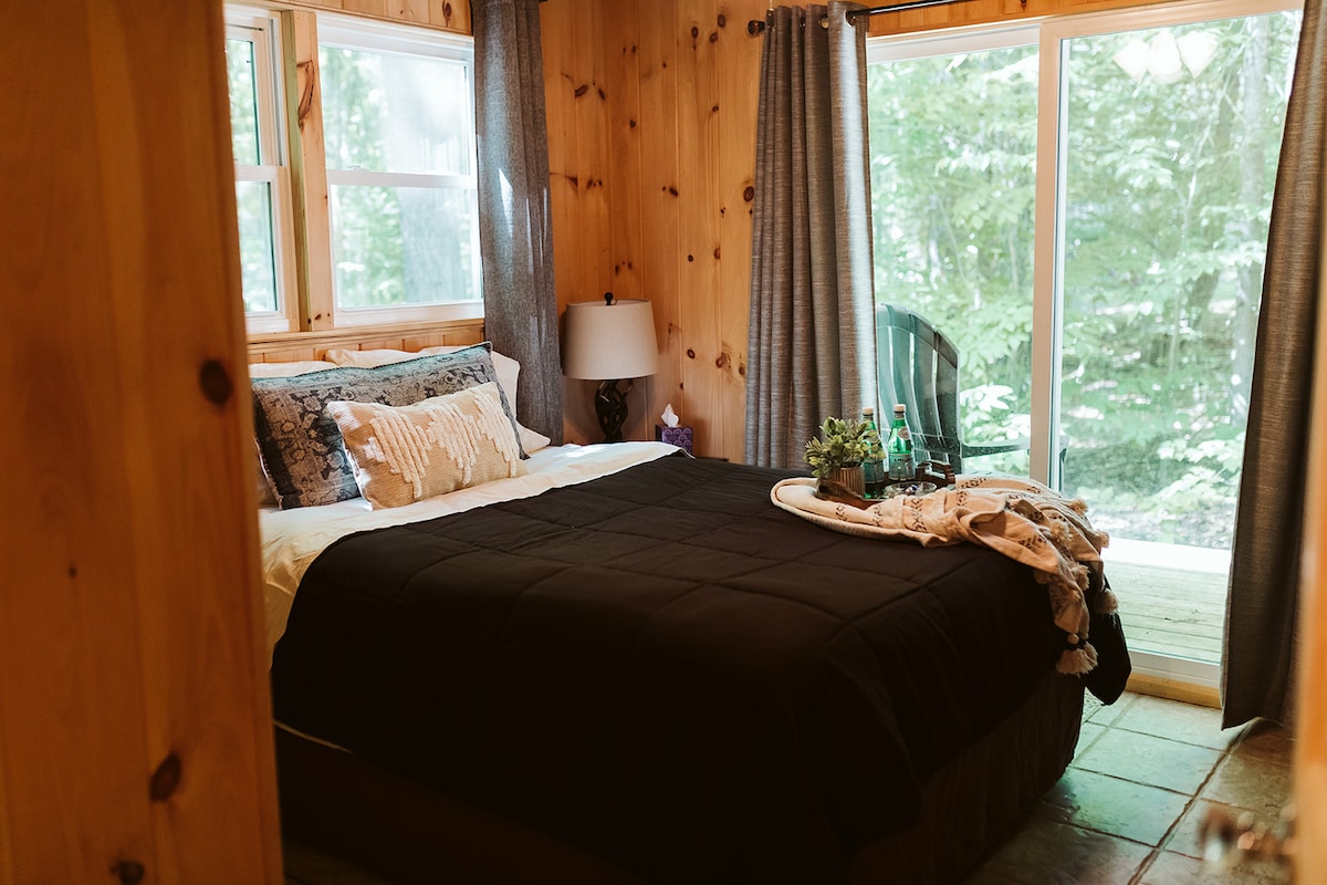 Spálňa s manželskou posteľou