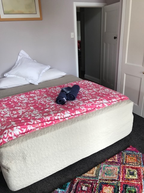 ניתן להגדיר את חדר שינה 2 כמיטת קינג או שתי מיטות יחיד