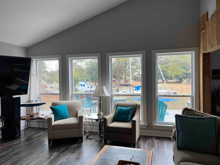 Harbour Cove, Sleeps Six - New Bern, NC