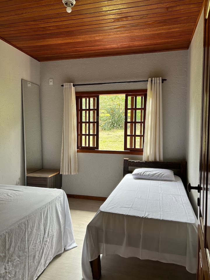 საძინებელი 4