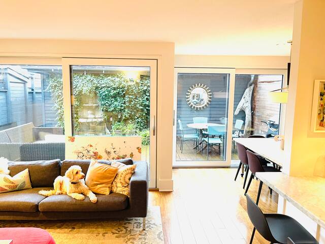 GEM- Gorgeous Townhouse – Prime location gallery image 2