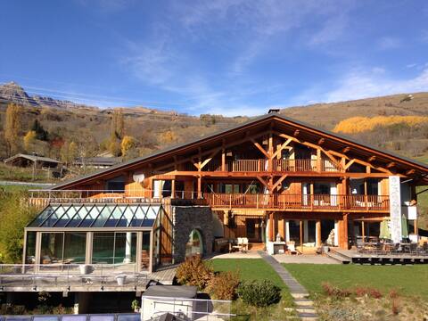 chalet m, heated pool, sauna, spa, 17 beds