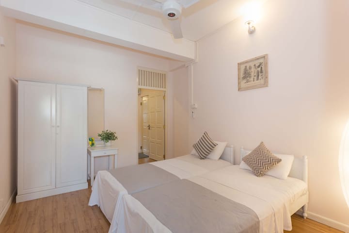 Colombo 3 - Cute, Comfortable 1BR/1Bath Apartment