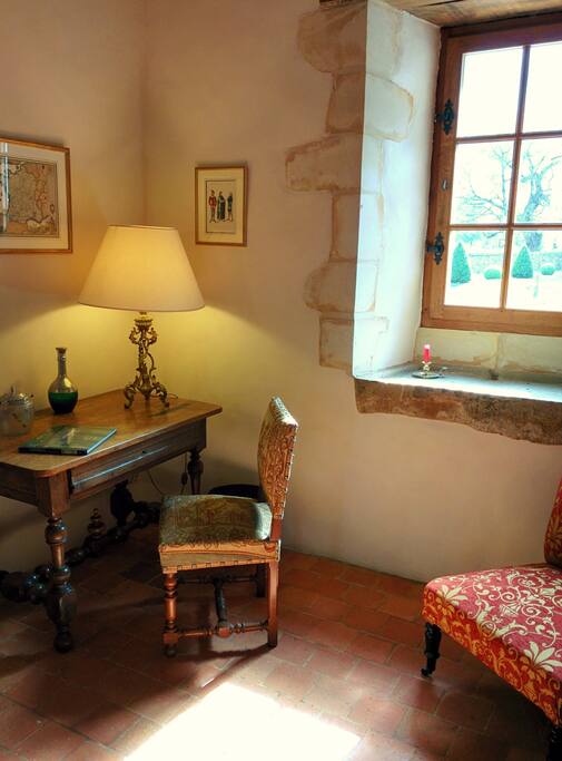 vue ur le bureau et le jardin à la française