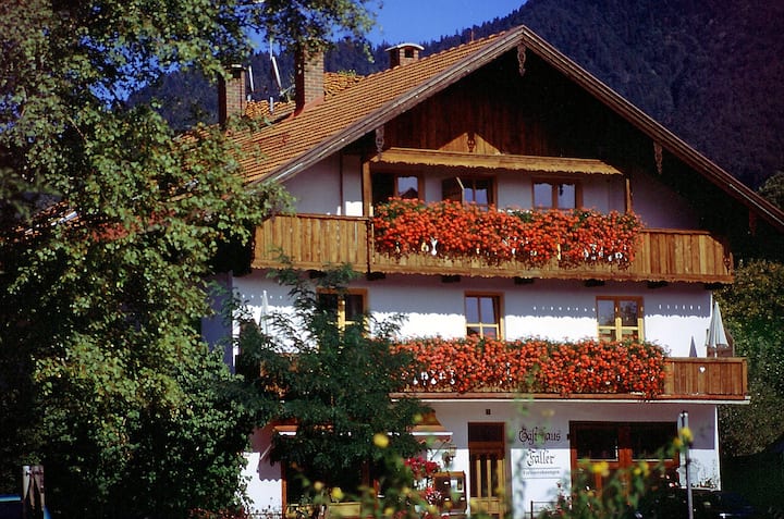 Ferienwohnung 3 "Faller", 2 Zi, Balkon, Bergblick - Bad Tölz