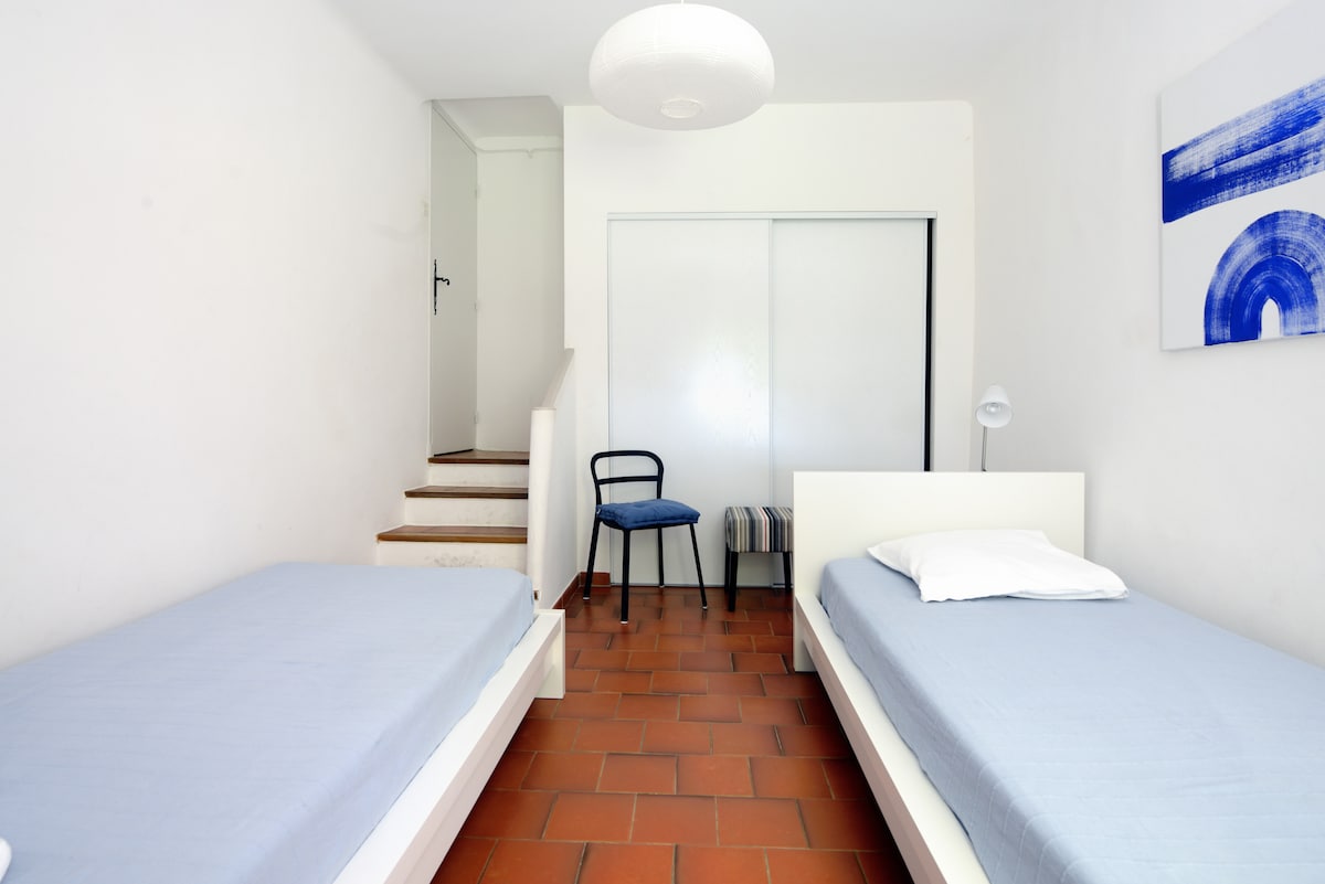 ლა-საუვაგინი 2: 2 ადგილიანი ნომერი