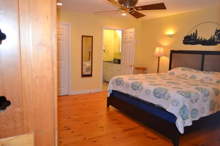 Master Suite with Attached 3-Piece Bathroom