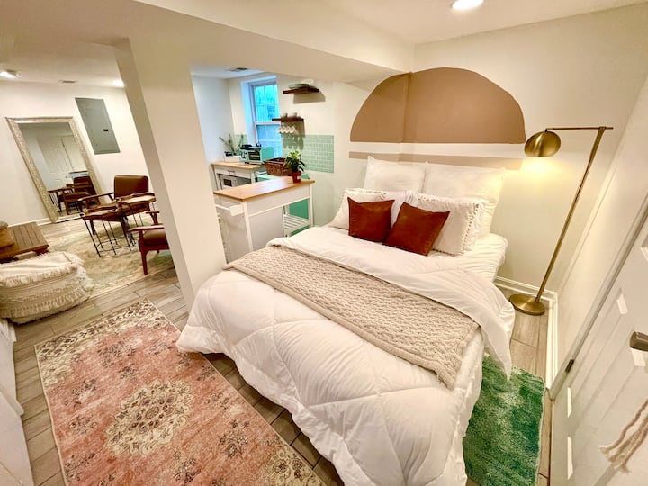 BohoChic Deanwood Guest Suite Houses for Rent in Washington