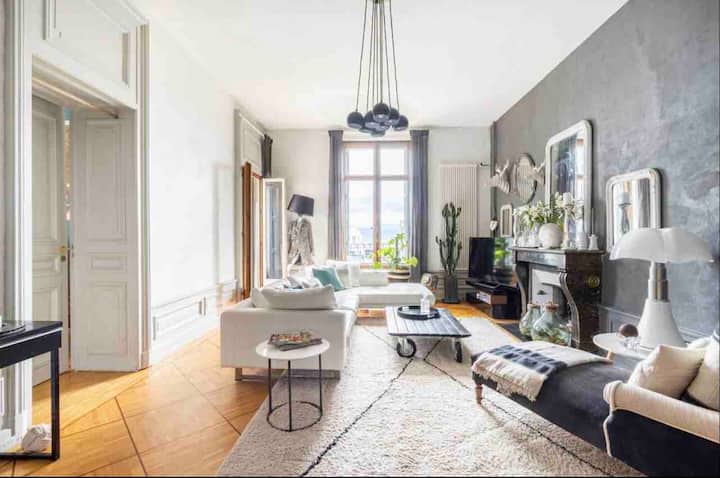 Minimalist Yet Comfortable Room In City Center - Lausanne