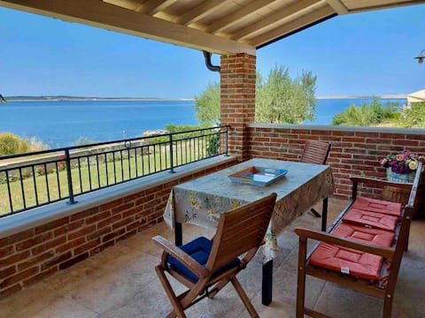 New apartment near beach with fantastic sea view