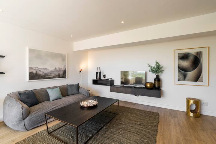 Modern Design-2 Bedroom Apartment plus Study/Loft gallery image 4