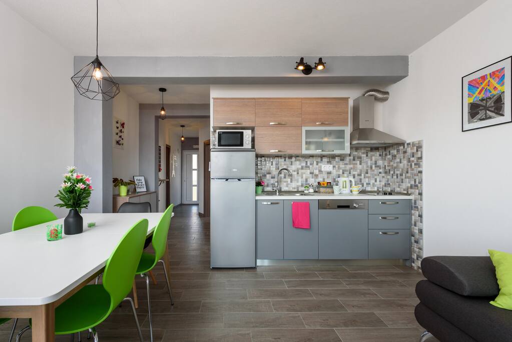 kitchen dinning area, living room