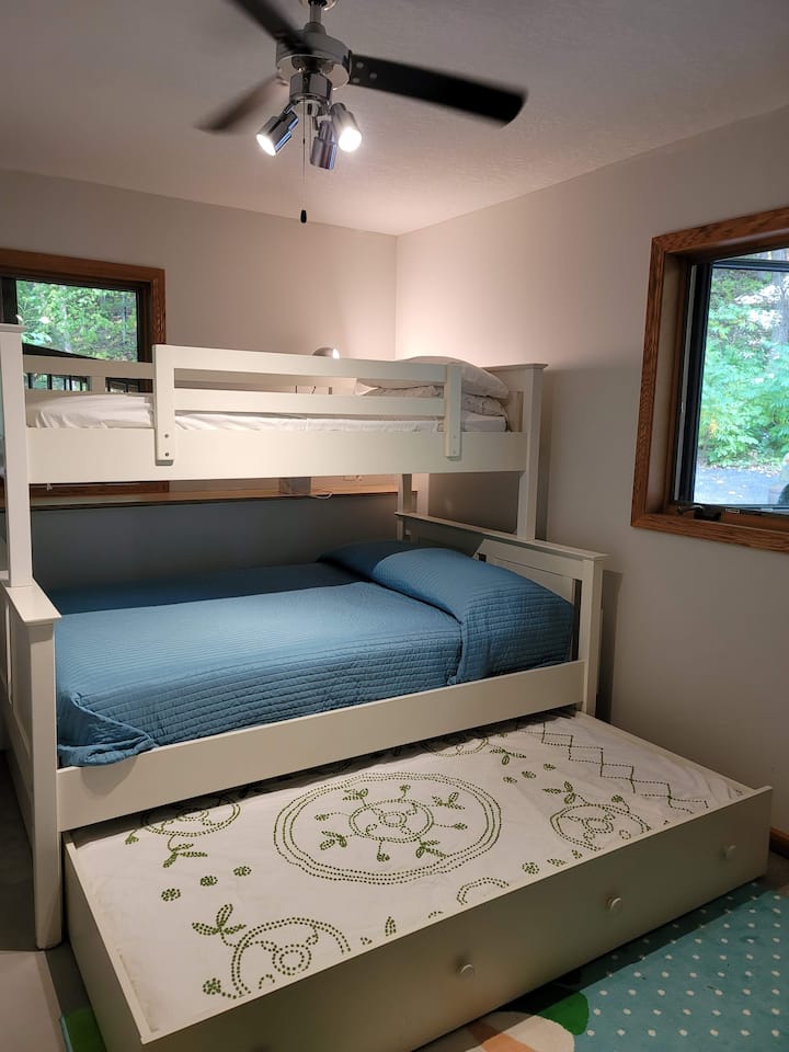 配备带脚轮床，可供4人入住