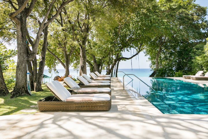 Blue Sky Luxe managed Airbnb listing 1