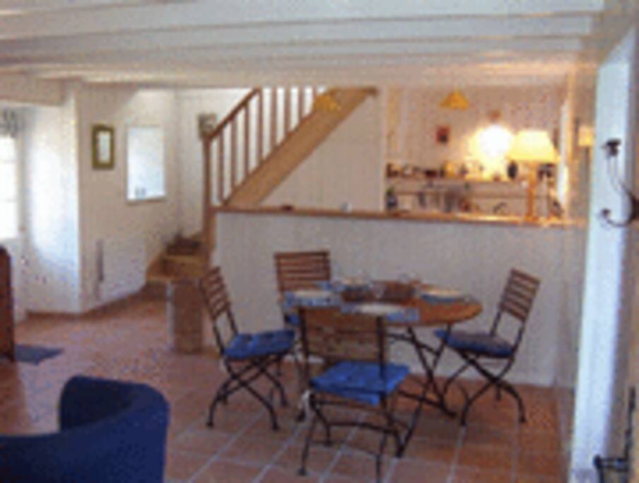 la cuisine et coin repas