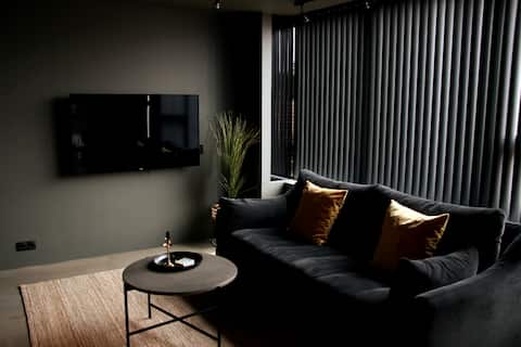 Shivering Mountain - 2 Bedroom Apartment Húsavík