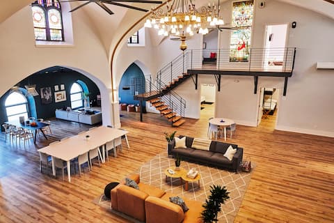 The Deacon - Grad Hospital-8 bdr, 13 bds, 5 baths