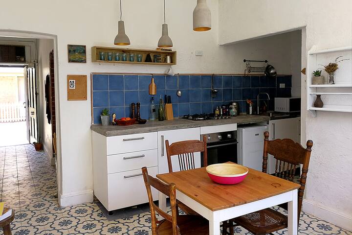 Funky cottage in the heart of the city