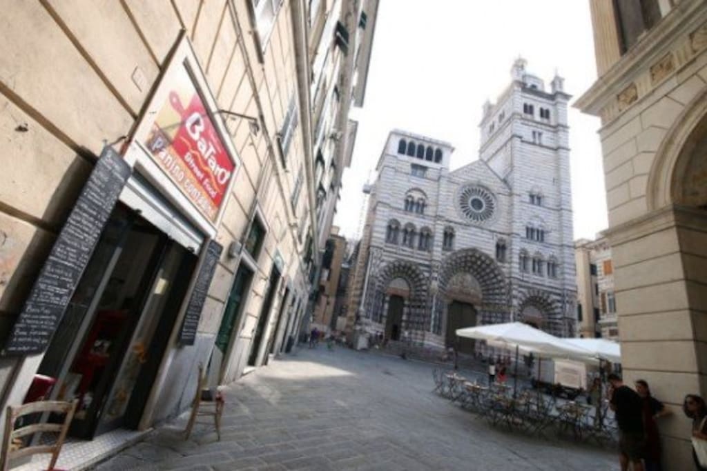 Vista Cattedrale dal portone di casa / Cathedral view from the building main door