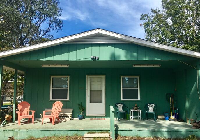 Cute cottage Near Oak Island & Southport
